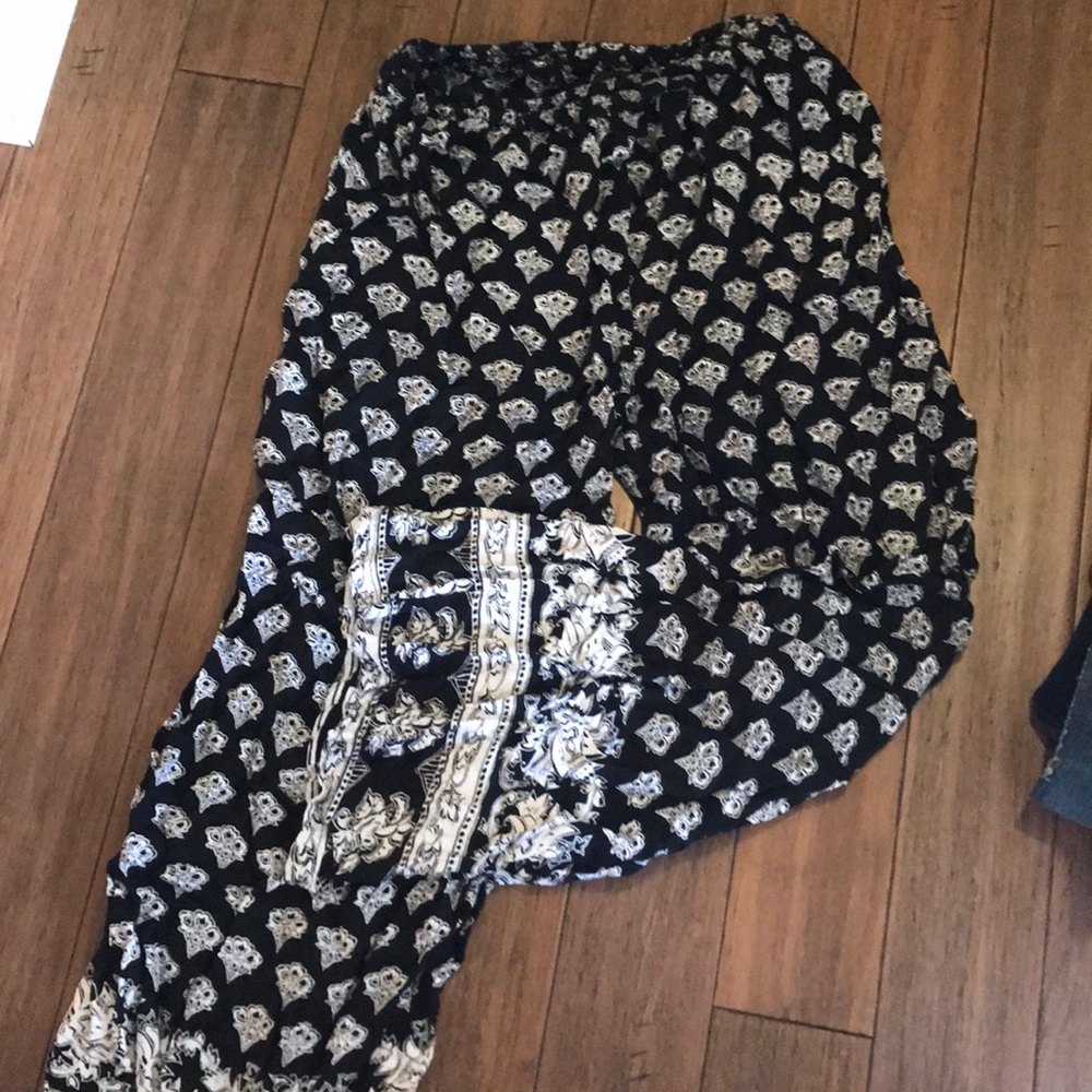 Flowy black and white pants